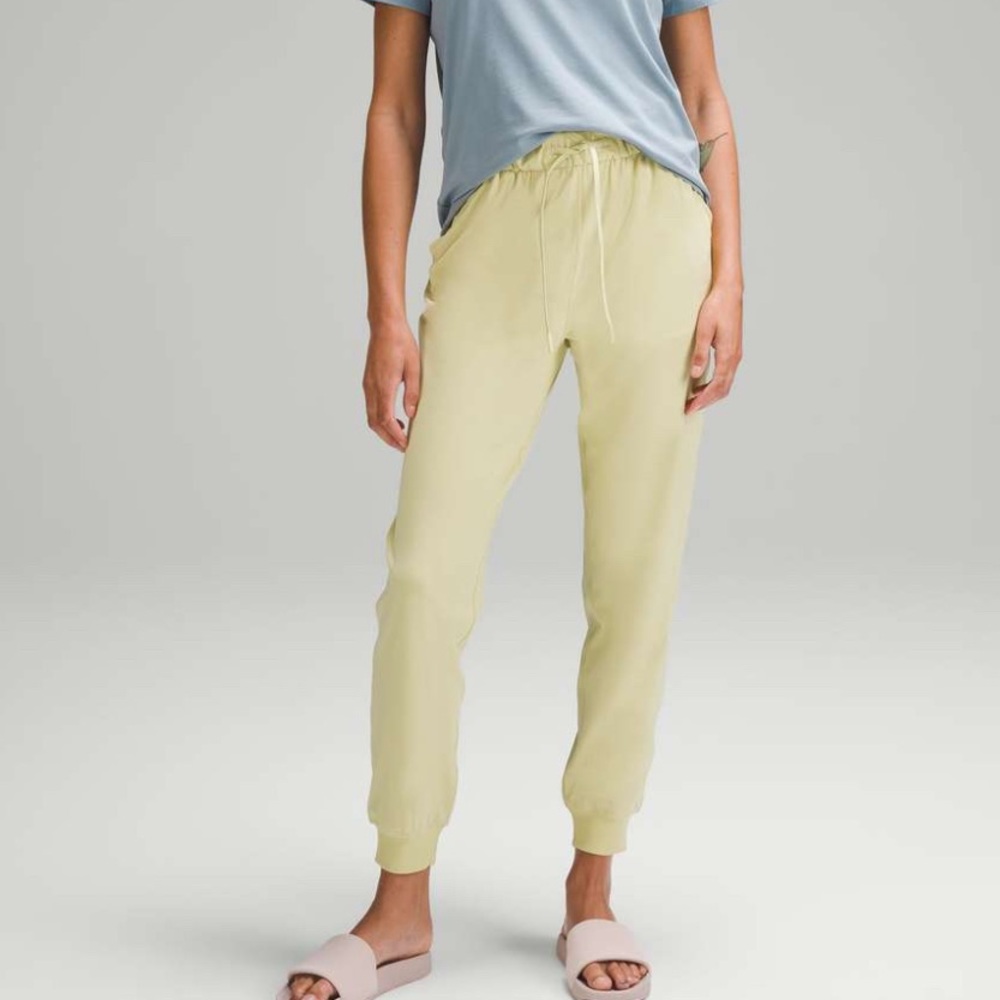 NEW Lululemon Stretch High Rise Joggers